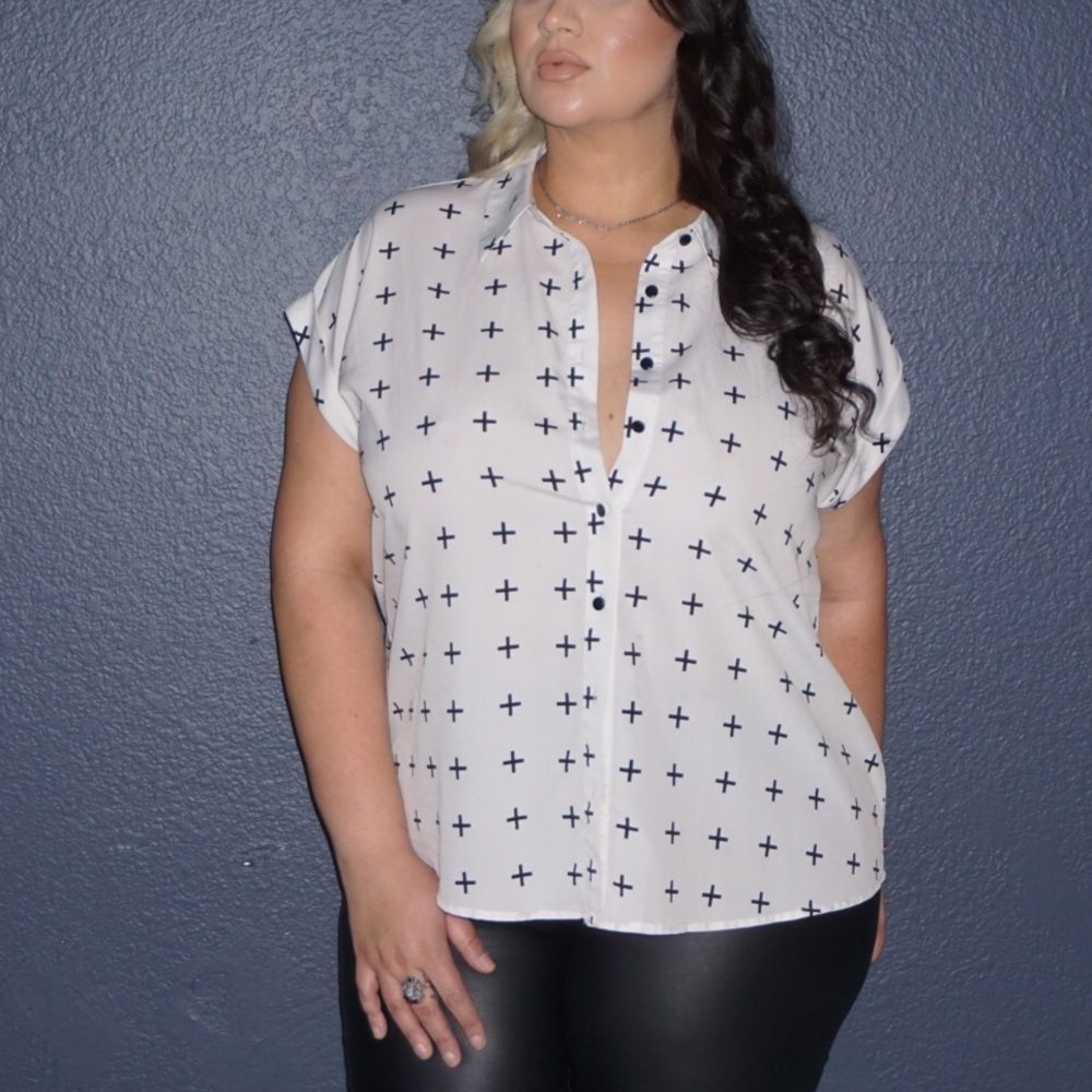 Forever21 Plus /white cross button up top